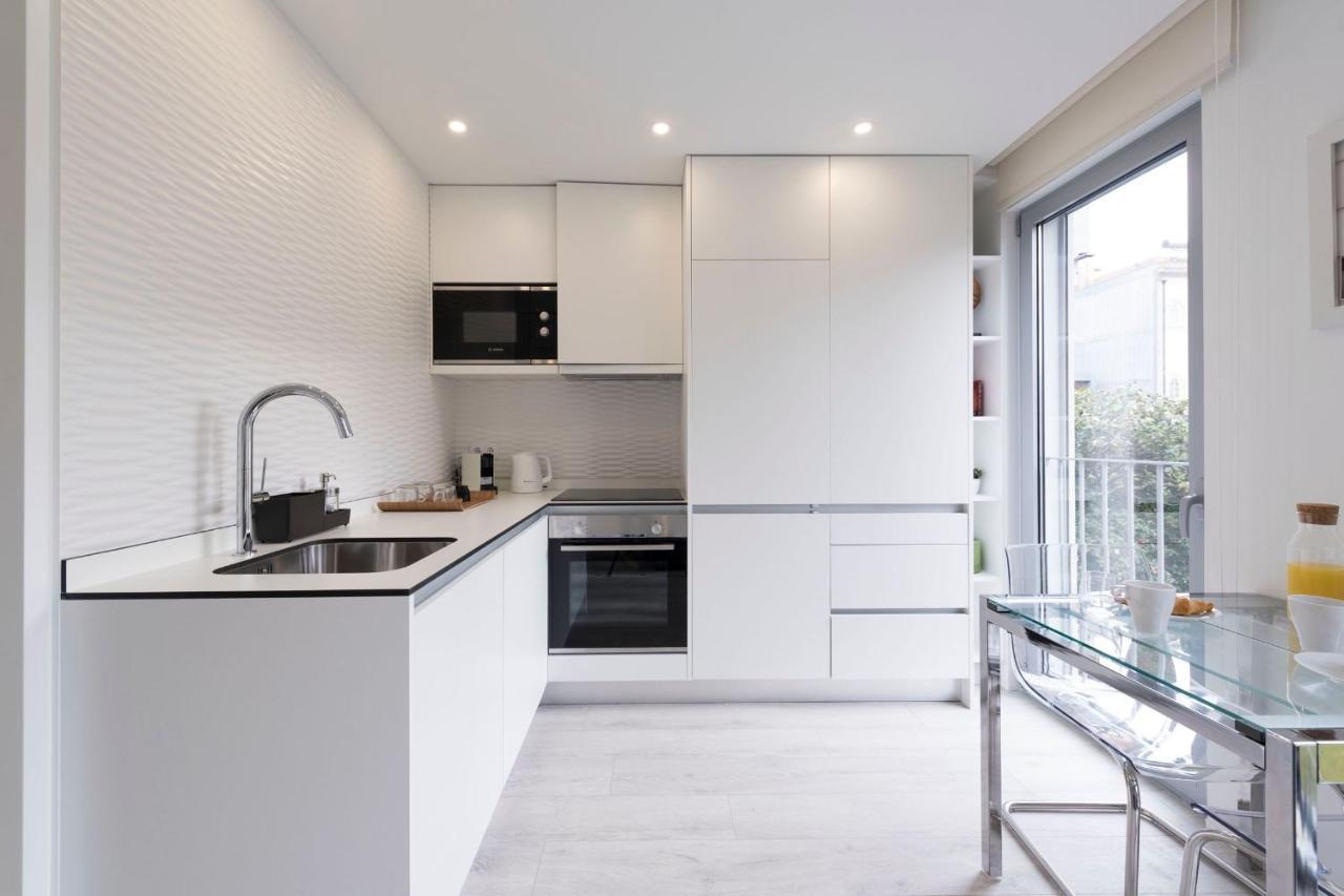 Lovelystay - Modern Loft With Gym & Free Parking Minutes Away From Cbd Porto Exterior photo