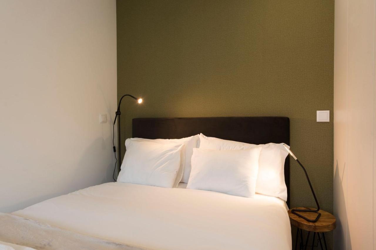 Lovelystay - Modern Loft With Gym & Free Parking Minutes Away From Cbd Porto Exterior photo